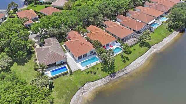 283 Kelsey Park Circle, Palm Beach Gardens, FL 33410