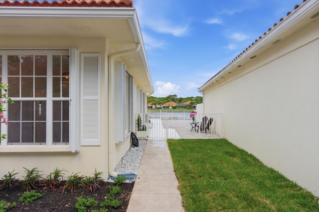 283 Kelsey Park Circle, Palm Beach Gardens, FL 33410