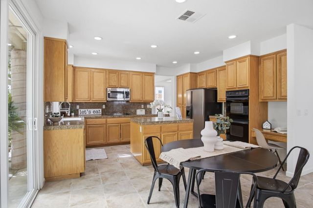 4230 Eveningside Ln, Tracy, CA 95377