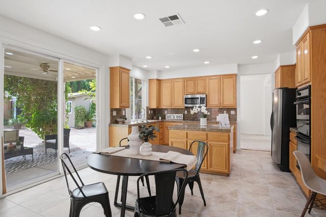 4230 Eveningside Ln, Tracy, CA 95377