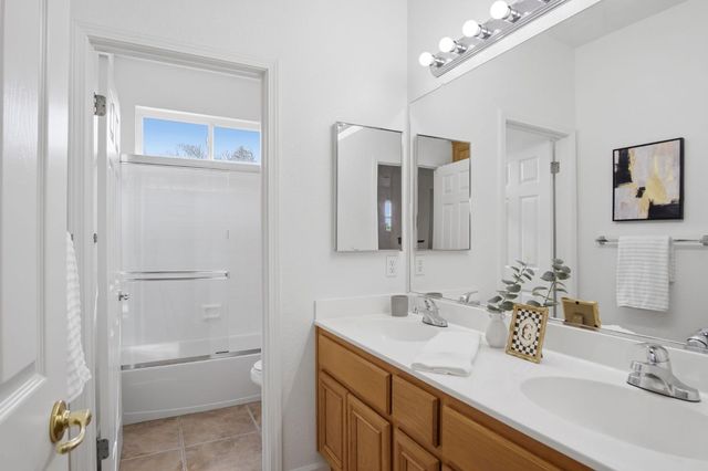 4230 Eveningside Ln, Tracy, CA 95377