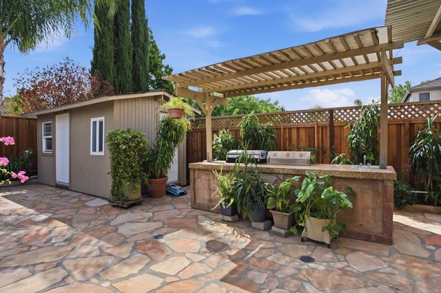 4230 Eveningside Ln, Tracy, CA 95377