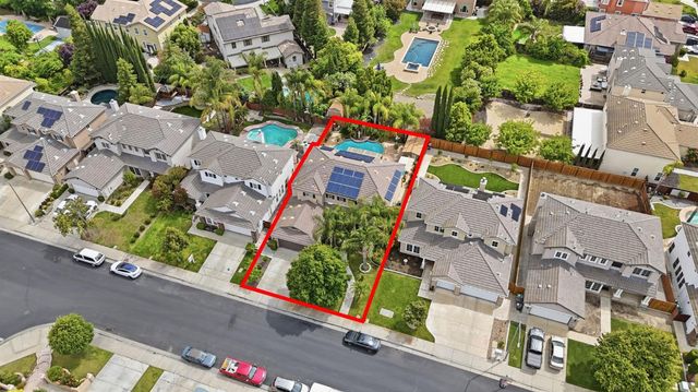 4230 Eveningside Ln, Tracy, CA 95377