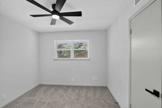 1207 College Oaks Drive, Arlington, TX 76010