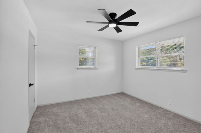 1207 College Oaks Drive, Arlington, TX 76010