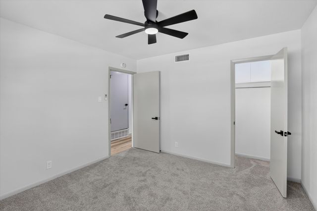 1207 College Oaks Drive, Arlington, TX 76010