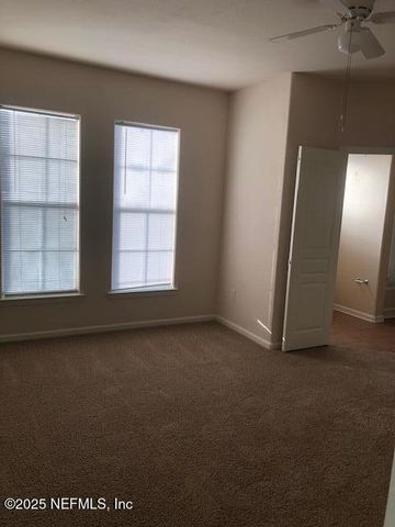 8290 GATE Parkway W, 1415, Jacksonville, FL 32216