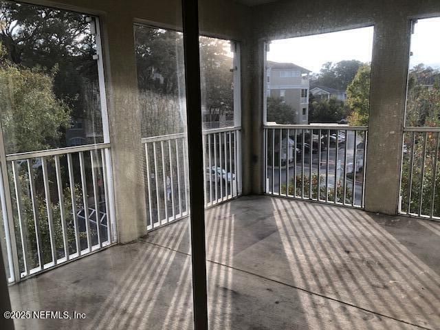 8290 GATE Parkway W, 1415, Jacksonville, FL 32216