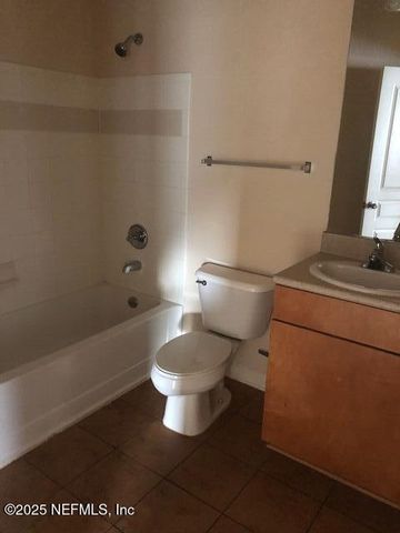 8290 GATE Parkway W, 1415, Jacksonville, FL 32216