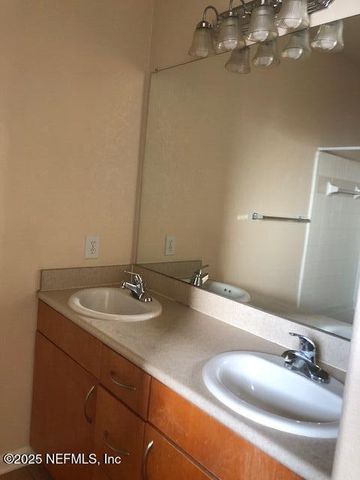 8290 GATE Parkway W, 1415, Jacksonville, FL 32216