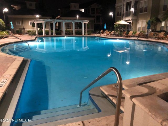 8290 GATE Parkway W, 1415, Jacksonville, FL 32216