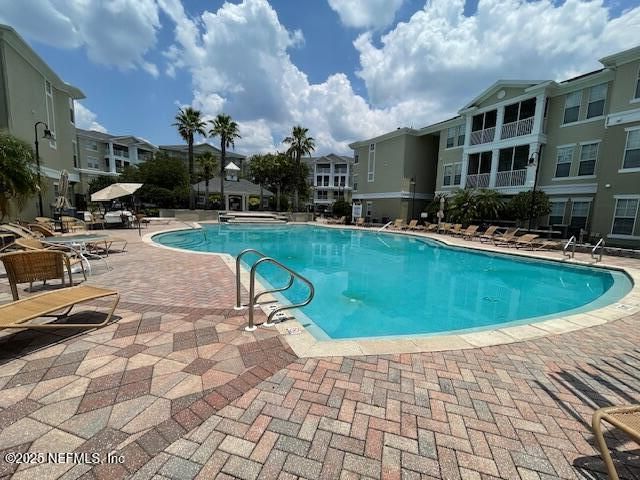 8290 GATE Parkway W, 1415, Jacksonville, FL 32216