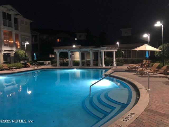 8290 GATE Parkway W, 1415, Jacksonville, FL 32216