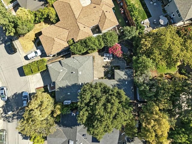 472 Emerald Avenue, San Carlos, CA 94070