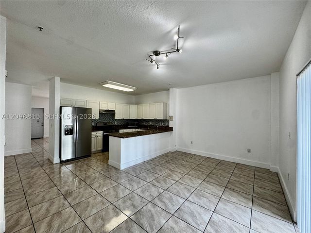 17350 NW 67th Ave 109, Hialeah, FL 33015