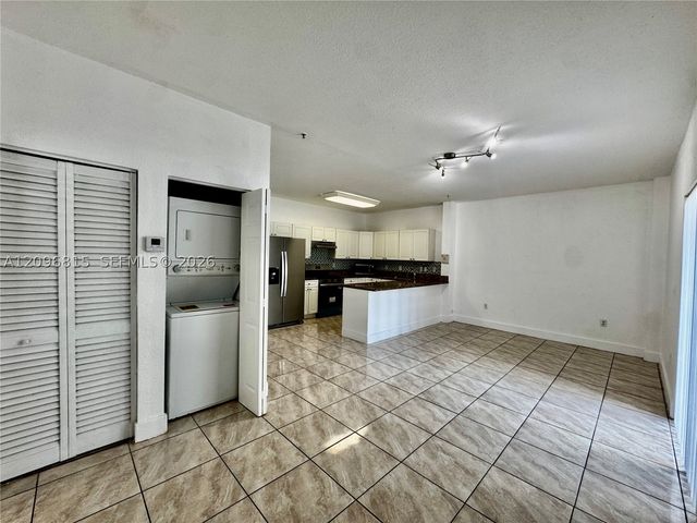 17350 NW 67th Ave 109, Hialeah, FL 33015