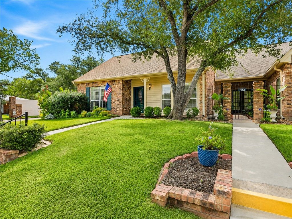 701 Walker Street, Bryan, TX 77802 — photo 2