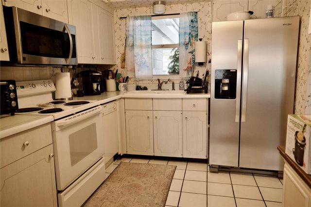 1741 CARIBBEAN CIRCLE 13, Venice, FL 34293