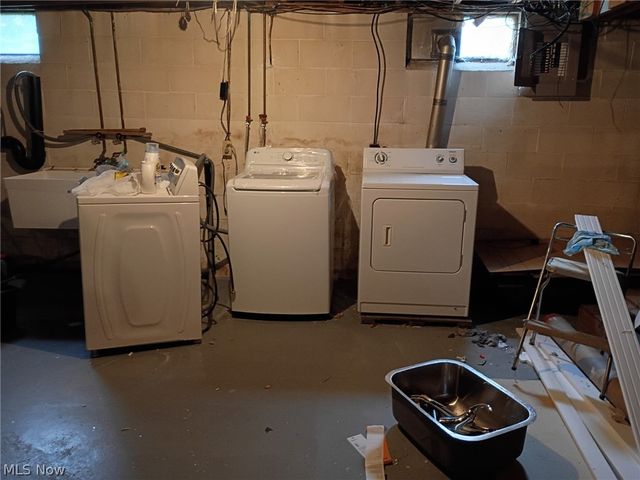 2435 Ravenna Avenue, East Canton, OH 44730