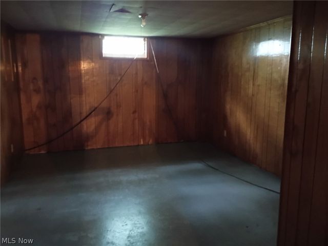 2435 Ravenna Avenue, East Canton, OH 44730