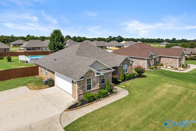 115 Evergreenview Drive, Hazel Green, AL 35750