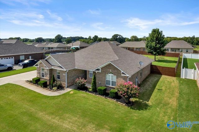 115 Evergreenview Drive, Hazel Green, AL 35750