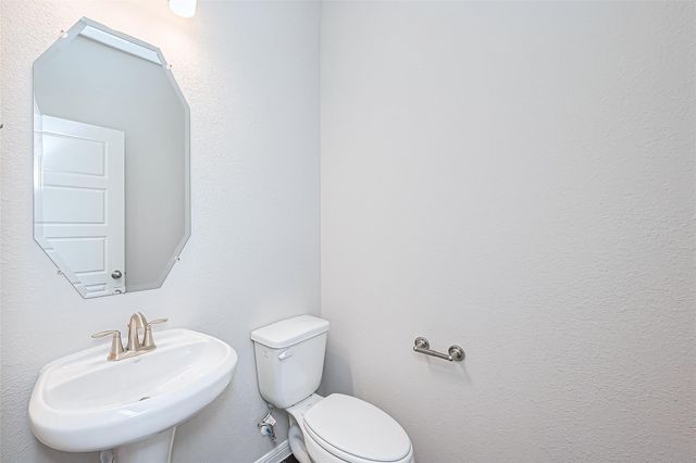 2111 Sanders Brook Drive, Baytown, TX 77521