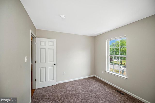 5706 E POINT CIR, Spotsylvania, VA 22551