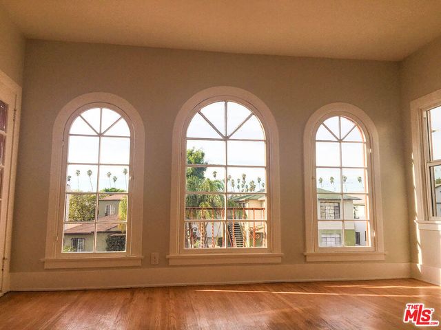 1504 S Bronson Avenue, Los Angeles, CA 90019