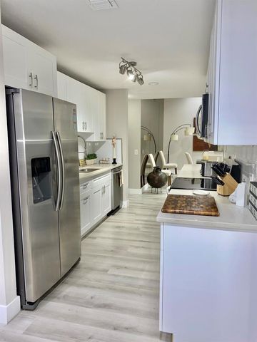 4685 Fountains Drive S, Lake Worth, FL 33467