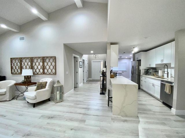 4685 Fountains Drive S, Lake Worth, FL 33467