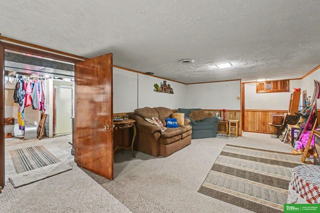 3177 County Road T Avenue, Fremont, NE 68025