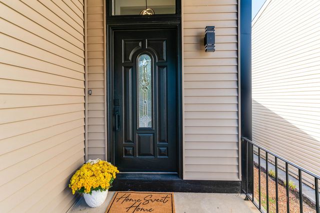 112 Ironwood Court, Rolling Meadows, IL 60008