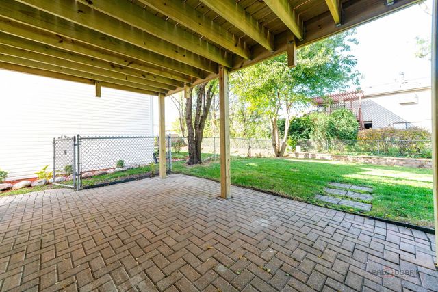 112 Ironwood Court, Rolling Meadows, IL 60008