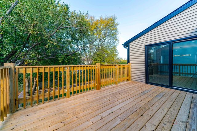 112 Ironwood Court, Rolling Meadows, IL 60008