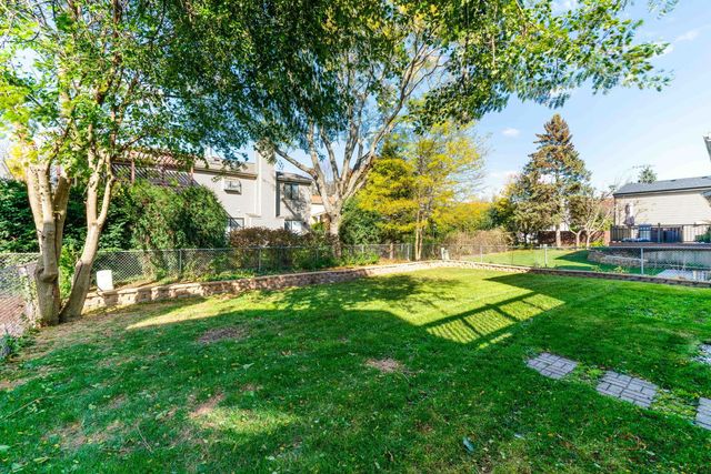 112 Ironwood Court, Rolling Meadows, IL 60008