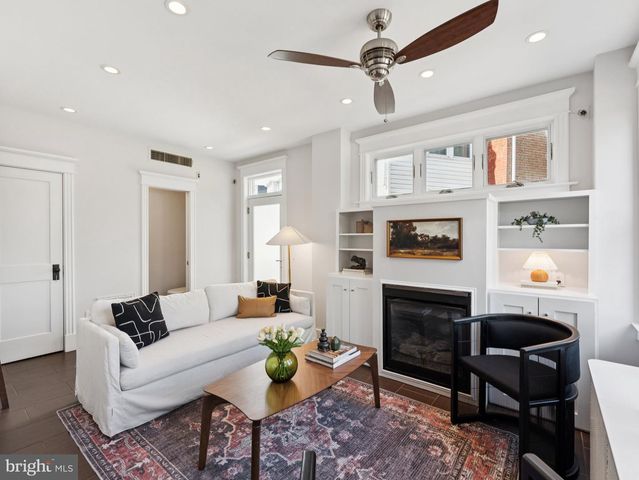 701 KENTUCKY AVE SE, Washington, DC 20003