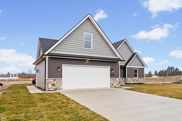 2 Riley Road, Saint Clair, MI 48079