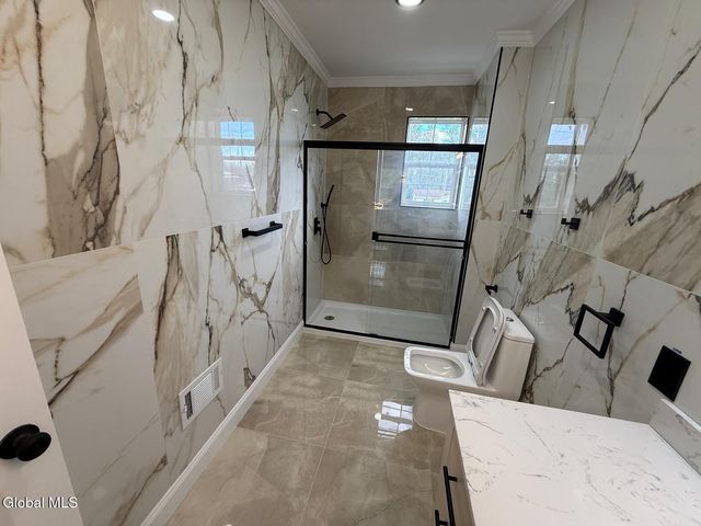 81 Morris Road, Schenectady, NY 12304