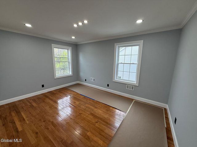 81 Morris Road, Schenectady, NY 12304
