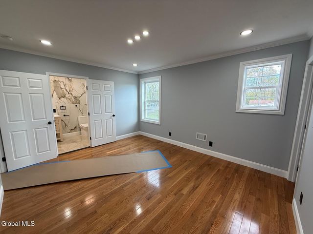 81 Morris Road, Schenectady, NY 12304