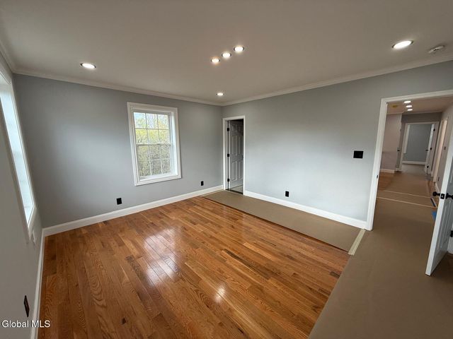 81 Morris Road, Schenectady, NY 12304