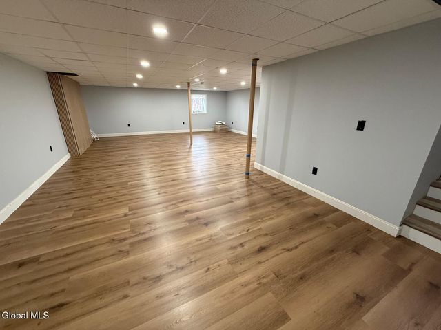 81 Morris Road, Schenectady, NY 12304
