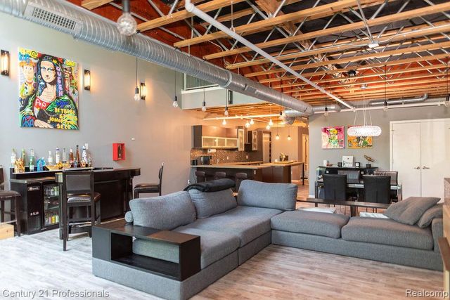 100 N Center Street 306, Royal Oak, MI 48067