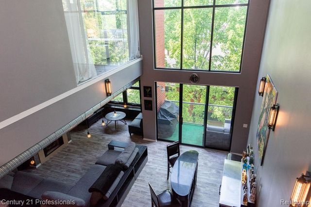 100 N Center Street 306, Royal Oak, MI 48067