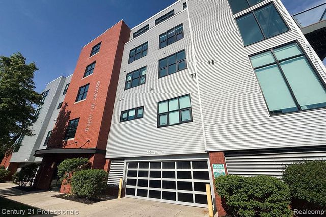 100 N Center Street 306, Royal Oak, MI 48067