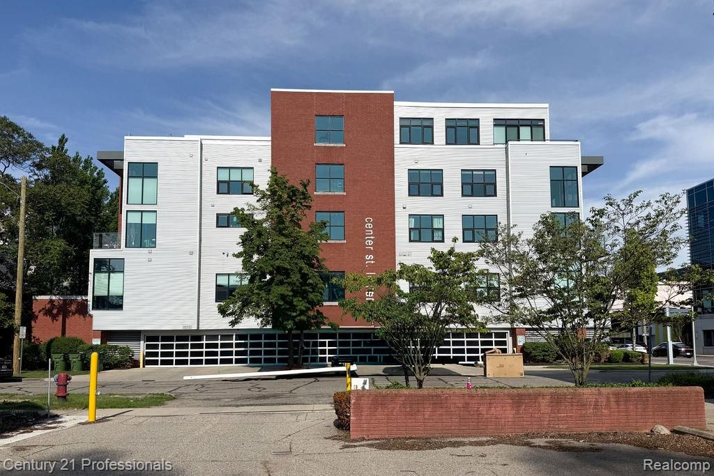 100 N Center Street 306, Royal Oak, MI 48067