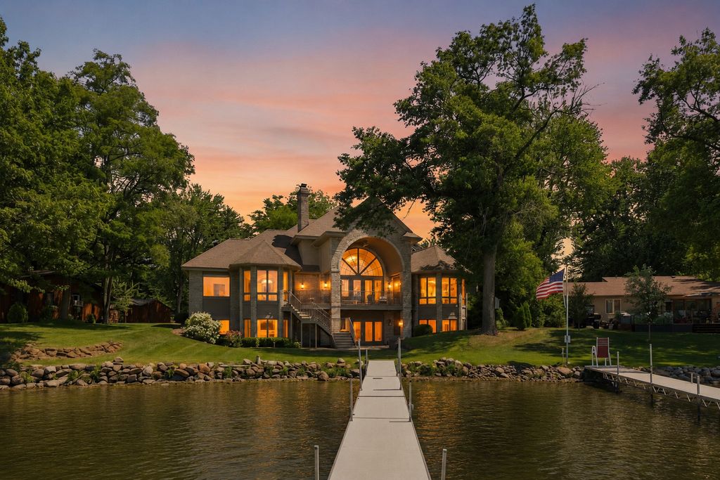 19520 W Tri Oak Circle NE, East Bethel, MN 55092 — exterior