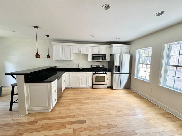 5 Saint James Pl 5, Boston, MA 02119