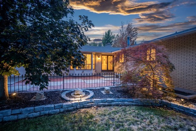 3704 E BRIGHTON POINT DR, Cottonwood Heights, UT 84121